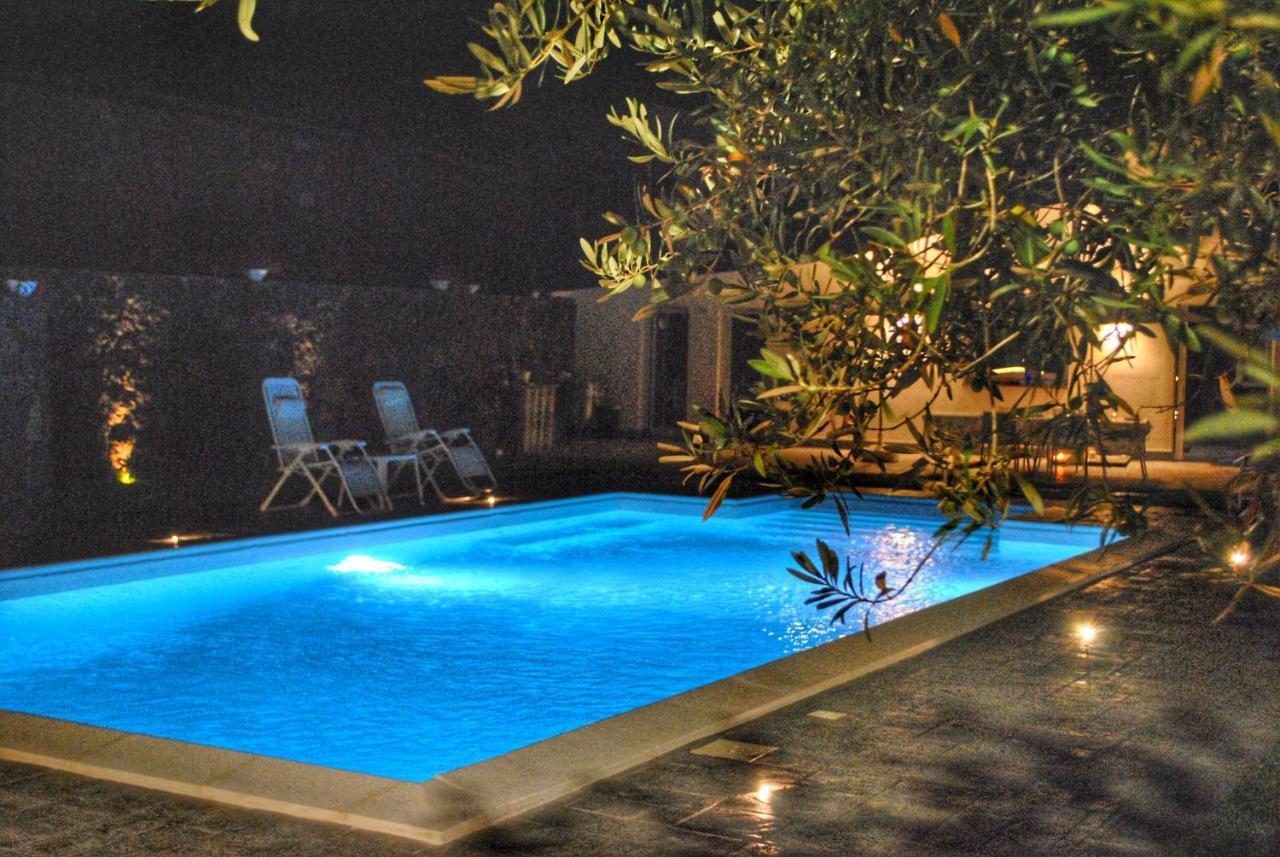 Villa Dedalisa By Holidayngo Ачиреале Екстериор снимка