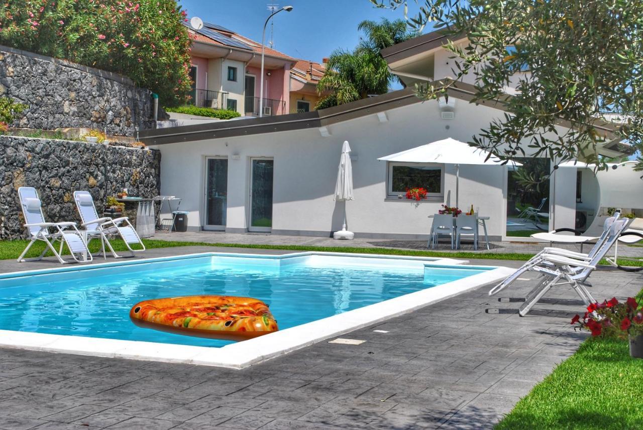 Villa Dedalisa By Holidayngo Ачиреале Екстериор снимка